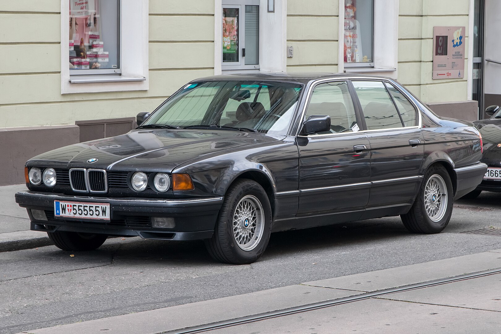 BMW E32 (БМВ E32): Посібник з вибору та заміни автозапчастин