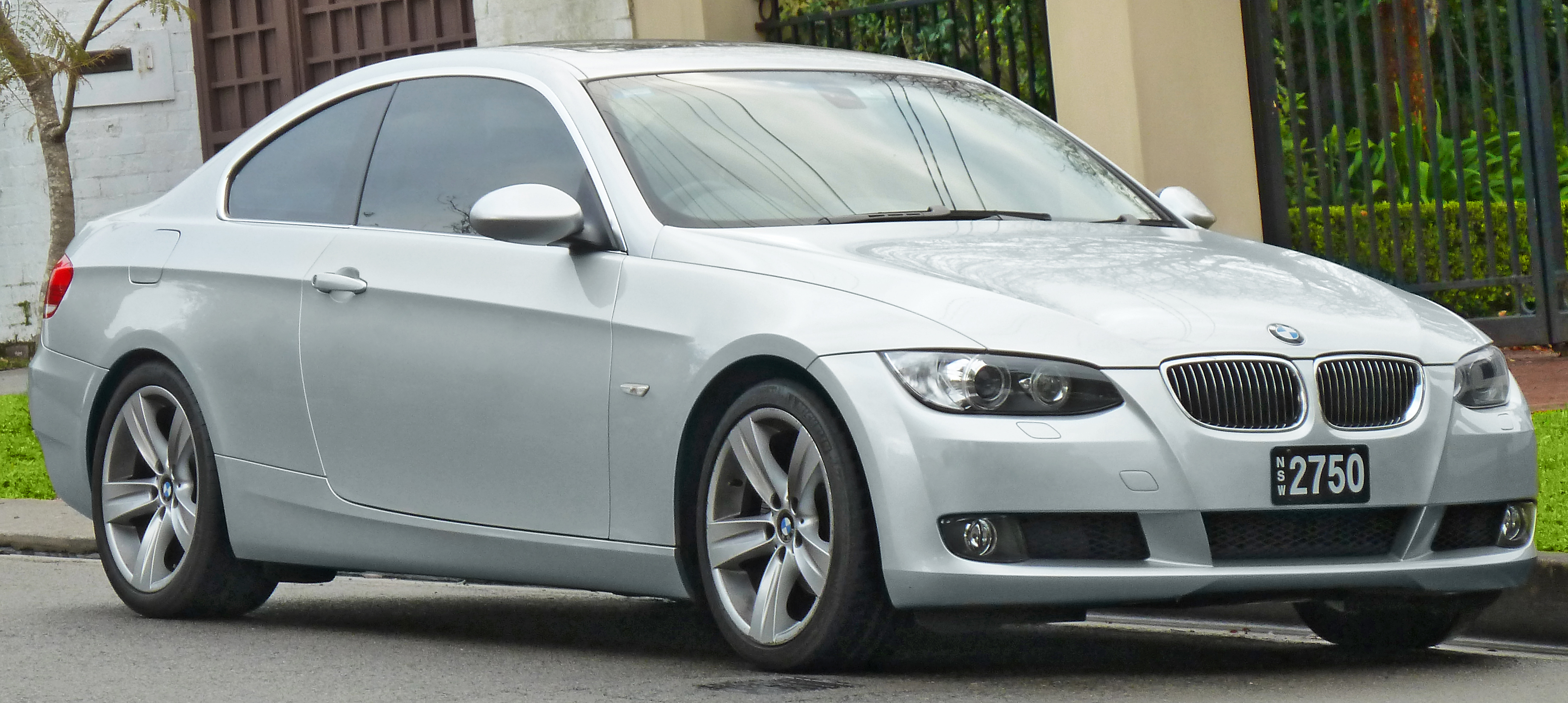 Автозапчасти на автомобиль BMW E92 (БМВ E92): обзор