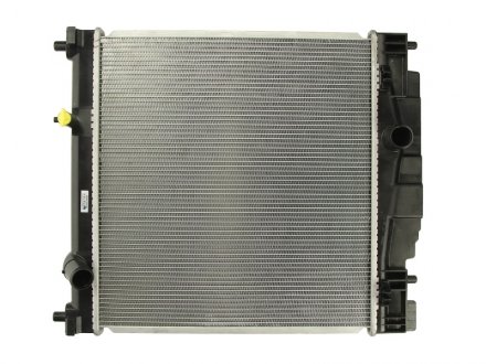 Радиатор охлаждения NISSENS 646816 (фото 1)
