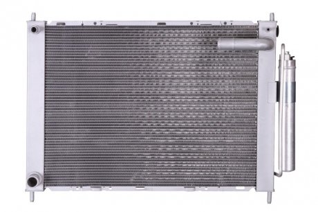 Радиатор охлаждения NISSENS 68747 (фото 1)