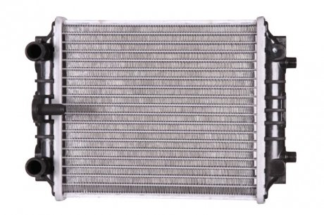 Радиатор охлаждения NISSENS 60372 (фото 1)