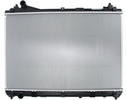 Радиатор охлаждения NISSENS 64200 (фото 1)