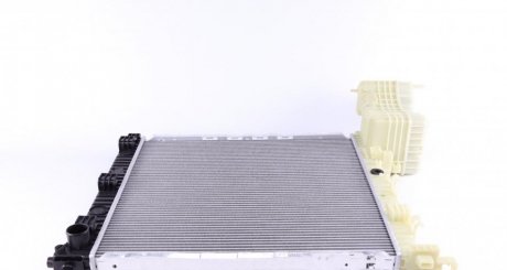 Радиатор охлаждения двигателя NRF 50583 (фото 1)