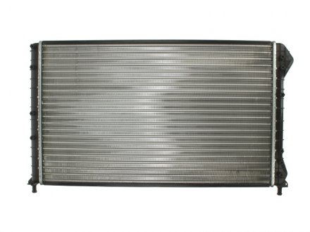 Радиатор системы охлаждения NISSENS 61766 (фото 1)