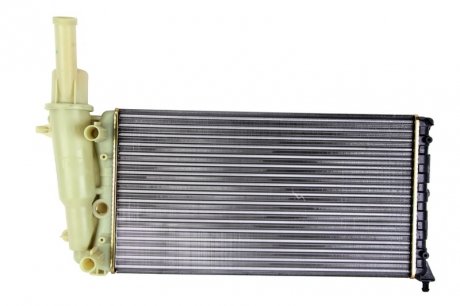 Радиатор системы охлаждения NISSENS 61858 (фото 1)