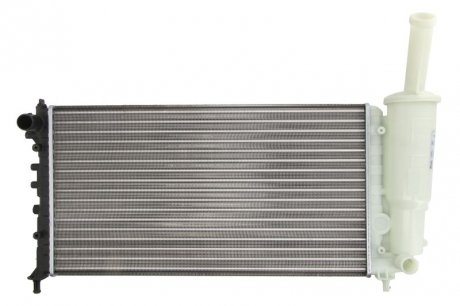 Радиатор системы охлаждения NISSENS 61886