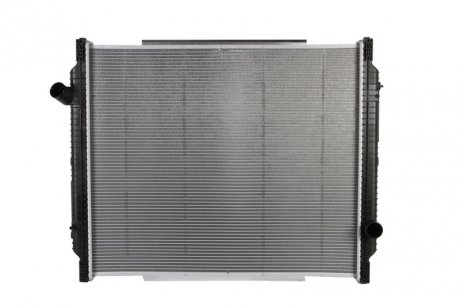 Радиатор системы охлаждения NISSENS 672450 (фото 1)