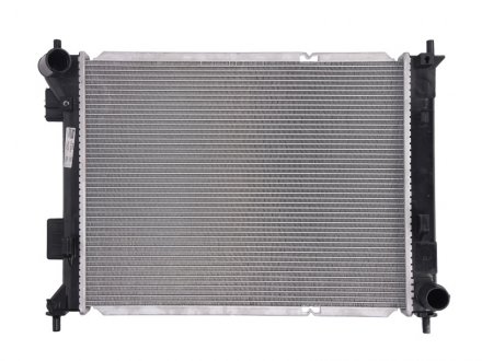 Радиатор системы охлаждения NISSENS 67605 (фото 1)