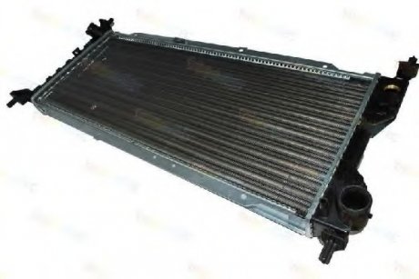 Радиатор охлаждения двигателя THERMOTEC D7X005TT (фото 1)