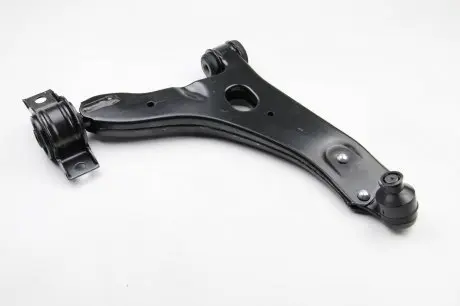 Важіль перед нижн. Focus 1.4-2.0i 98-04 Пр. AYD 97-00776