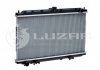 Радиатор охлаждения PRIMERA P11 (96-) 1.6i / 1.8i МКПП LUZAR LRc 14F9 (фото 1)