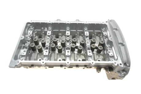 Головка блока циліндрів (з клапанами) Ford Transit/Peugeot Boxer 2.2TDCi/HDi 11- EURO5 AMC 908757