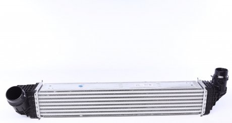 Радиатор интеркулера Renault Scenic III 1.6 dCi 11- MAHLE\KNECHT CI 478 000P (фото 1)