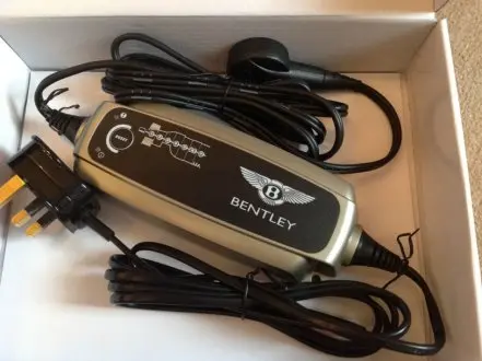 Зарядний пристрій NEWGT BENTLEY 3Y0915685B