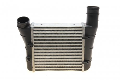 Радиатор интеркуллера Audi A4/A6 1.9/2.0D 00-09 AIC 56710