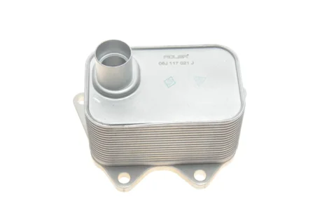 Радіатор масляний VW T5/T6 2.0 TSI 11- (теплообмінник) ADLER 06J117021J